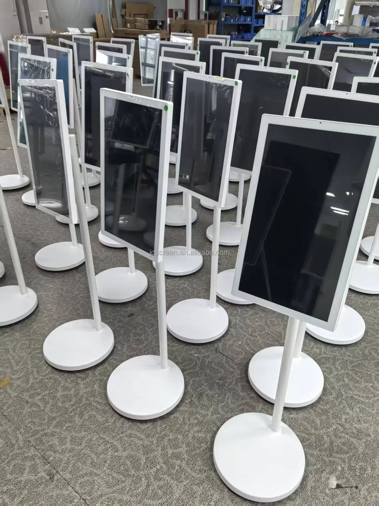 21.5 Inch LED Backlit LCD Touch Screen Portable Android 13 Smart TV for Indoor Advertising Mobile Floor Standing Digital Signage