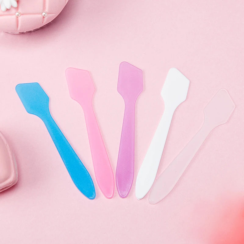 100Pcs Mini Cosmetic Spatula Disposable Scoop Makeup Spoon Mask Cream Spoon Eye Cream Stick Make Up Face Beauty DIY Tool Kits