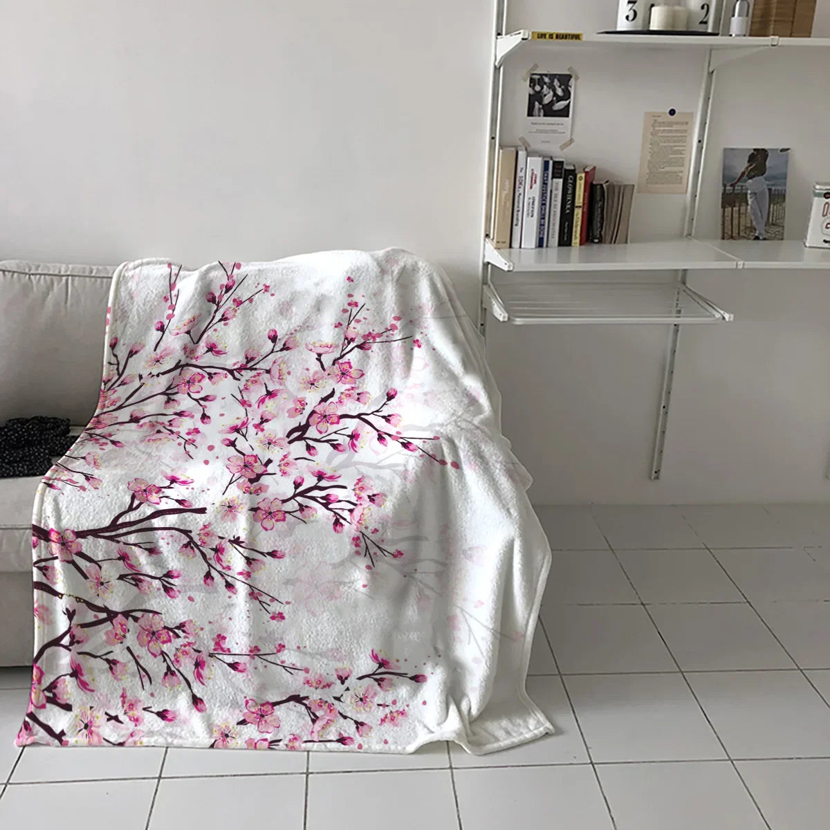 بطانية دافئة من الفلانيل المايكروفايبر بتصميم أزهار الكرز وفرع البرقوق وزهرة وردية وبيضاء، بطانيات ديكور غرفة النوم للأسرّة