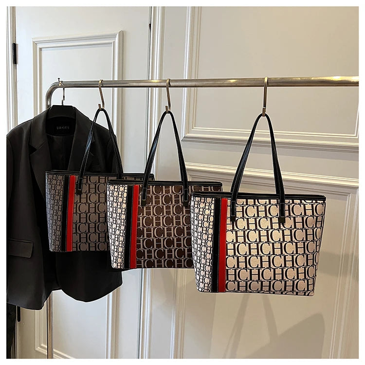 Elegant Women's Messenger Bag with Fine Leather Classic Paris Modern Commuter Daily Design