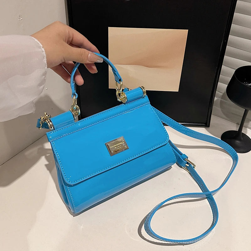 Luxury Brand Women Messenger Bag Made of Leather, Chic Shoulder Bag for Ladies, Popular Classic Elegant Handbags