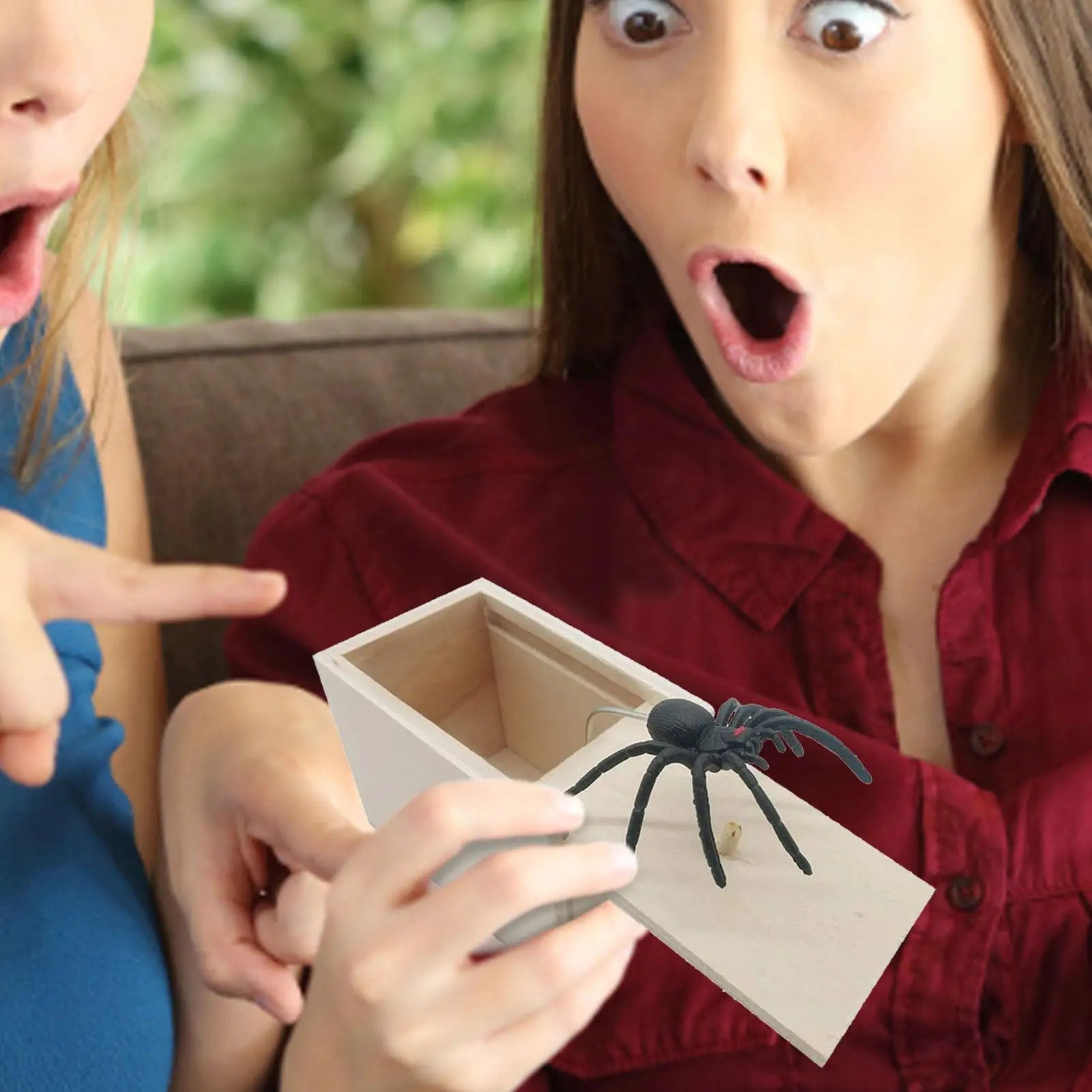 Spider In A Box Prank Hilarious Fake Spiders Toy Novelty Toys for Offices Christmas Halloween Parties Friends Family Travel