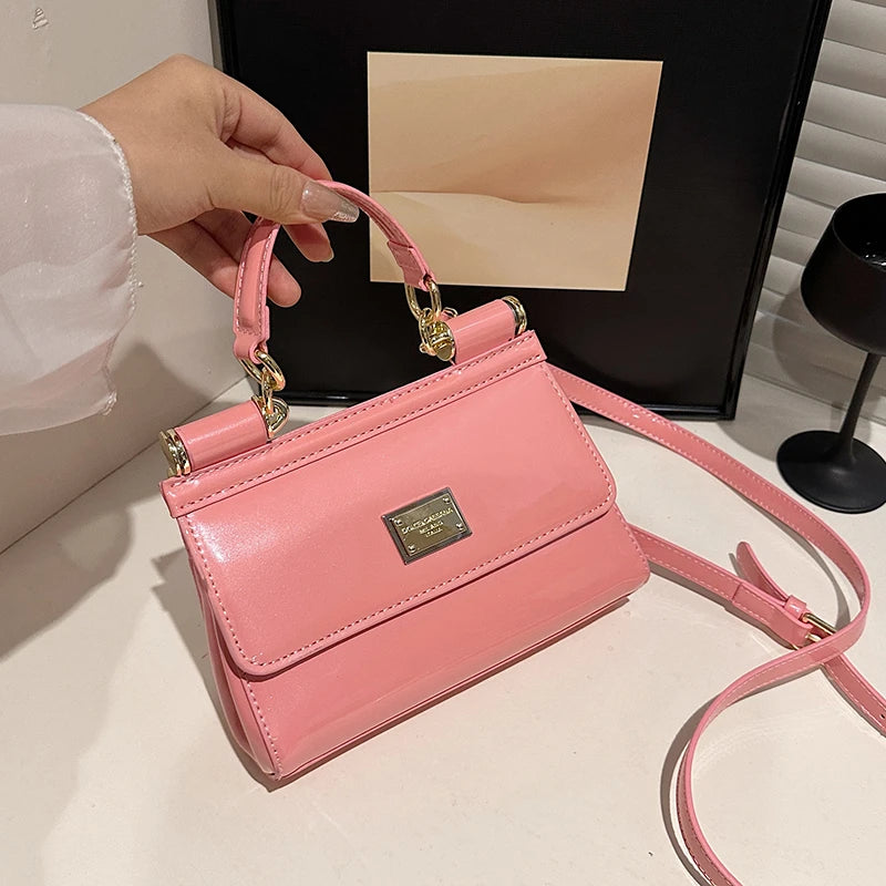 Luxury Brand Women Messenger Bag Made of Leather, Chic Shoulder Bag for Ladies, Popular Classic Elegant Handbags