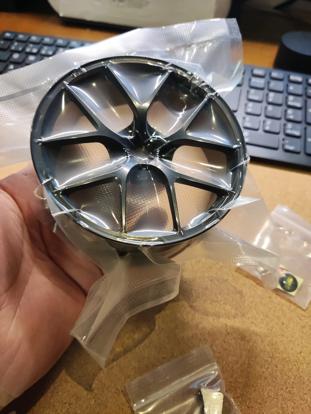 1/5 Car Model Metal Forged Assemble Refitting Wheel Hub  Creative Desktop Display  Personalized  Modification Toys Gift