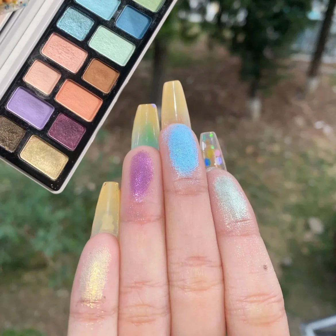 Qianyan Cheeryep 16 Color Eyeshadow Palette Glitter Chameleon Matte Pearlescent Flash Plate Cowherd Sequins