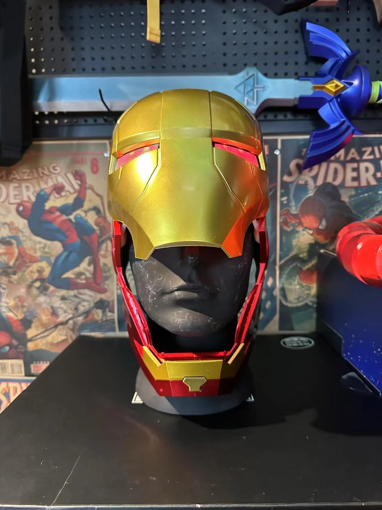 Marvel Iron Man Merchandise Helmet Mk5 Wearable Collectible Toy With Light Emitting And Manual Opening/Closing Feature Boys Gift