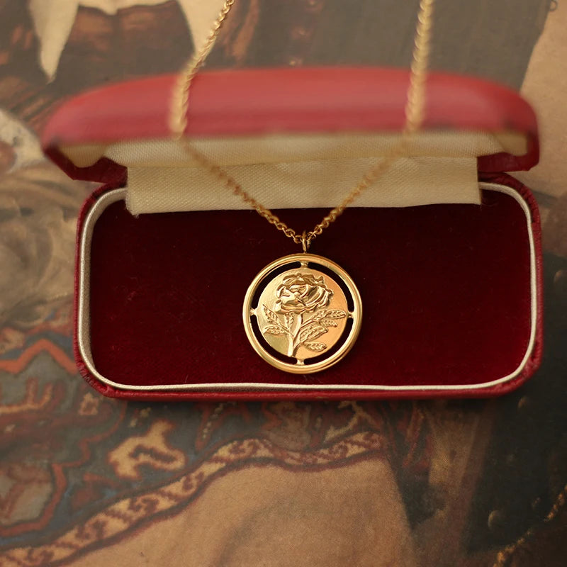 French Flowers Hollow Rose Pendant Necklace Women Stainless Steel Plated 18k Sweet Romantic Engagement Gift Jewelry