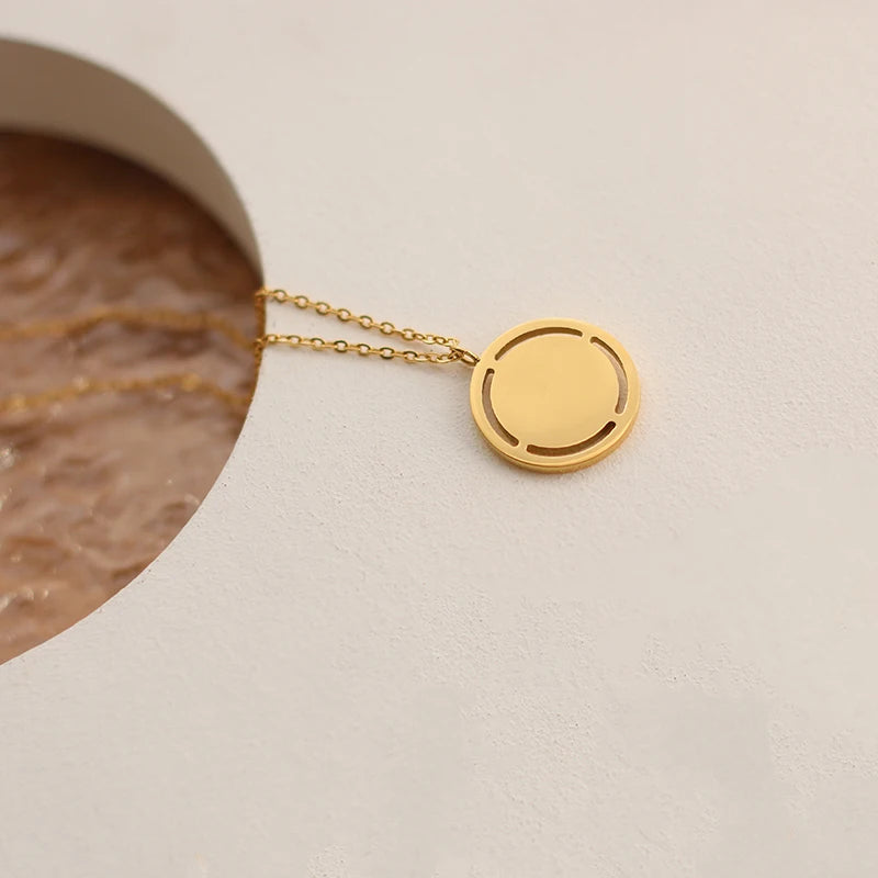 French Flowers Hollow Rose Pendant Necklace Women Stainless Steel Plated 18k Sweet Romantic Engagement Gift Jewelry