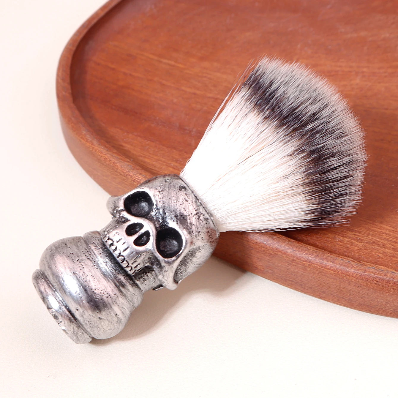 Skull head men's shaving brush 1/4pcs, suitable for giving men's gifts, hair salons, beard shaving，Special for real hair wigs