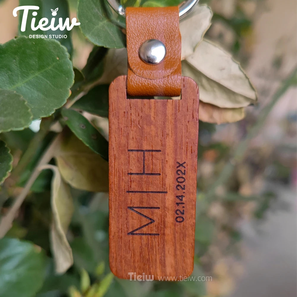 30PCS Custom Wooden Keychain Personalized Wedding Favor Rustic Wood Key Ring Engraved Name Thank You Bridal Party For Guest Gift