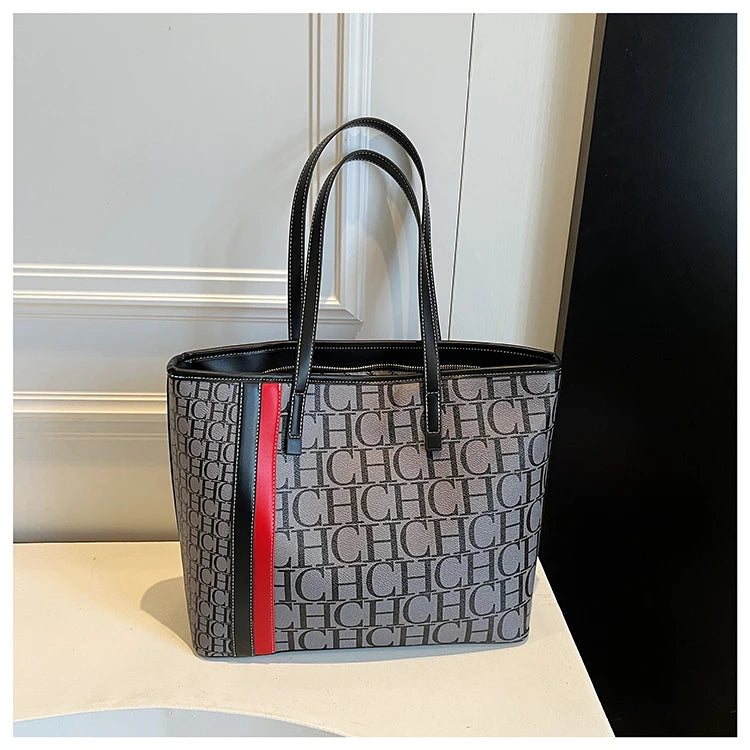 Elegant Women's Messenger Bag with Fine Leather Classic Paris Modern Commuter Daily Design