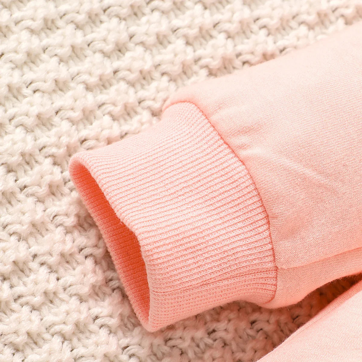 Single piece baby girl baby fashion cute casual English letter printed pink hoodie autumn and winter