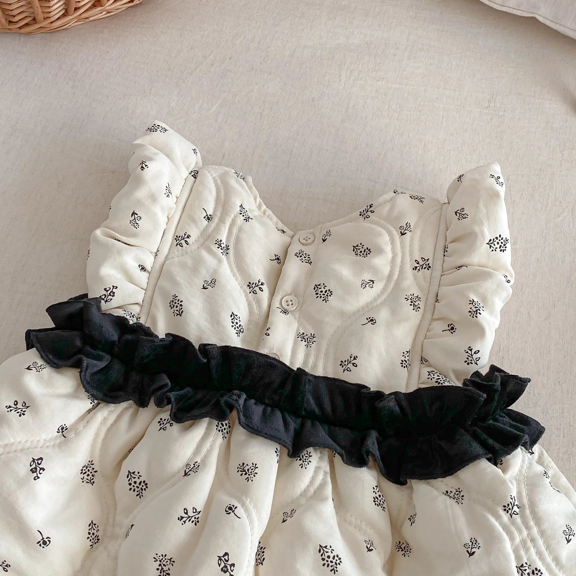 7023 Korean Baby Girl's Sleeveless Skirt 2025 Winter New Floral Baby Girl's Princess Dress Or Bottoming Sweater