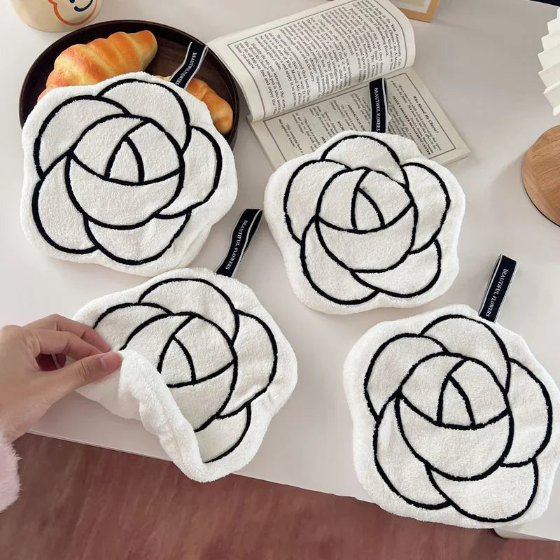 Rose-Shaped Hanging Hand Towel – Decorative Kitchen & Bathroom Washcloth