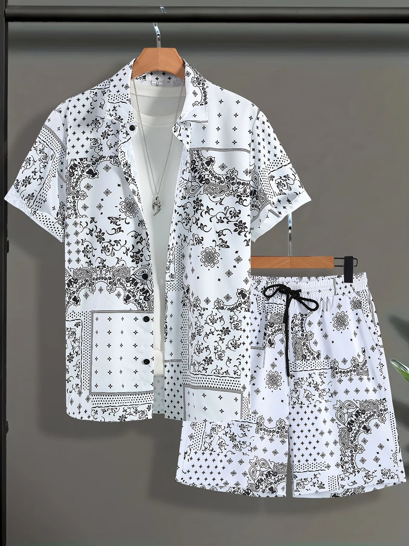 2pcs Men's Paisley Print Shorts Shirt Set Drawstring Waist Summer Beachwear White with Black Floral Prints Asian Size