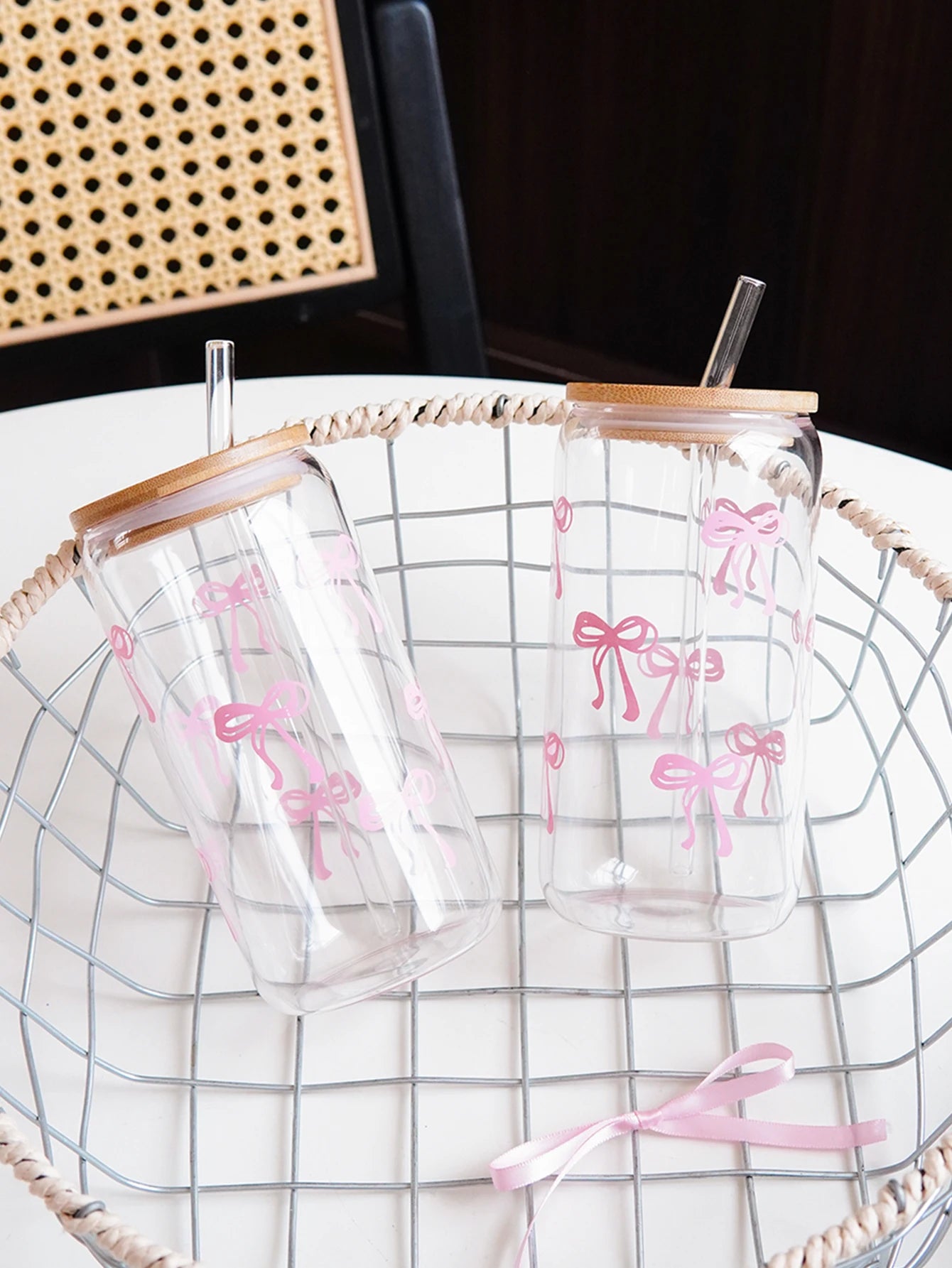 1/2/4/6Pcs Glass Bow Printed Glass Cup with Lid and Straw, Exquisite High-End Bow Glass Cup for Home Decoration, Family Daily Drinking Cup, Outdoor Picnic Cup, Party Cup, Breakfast Milk Cup, Gift Giving