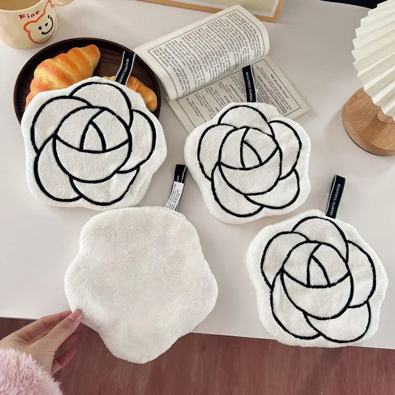 Rose-Shaped Hanging Hand Towel – Decorative Kitchen & Bathroom Washcloth