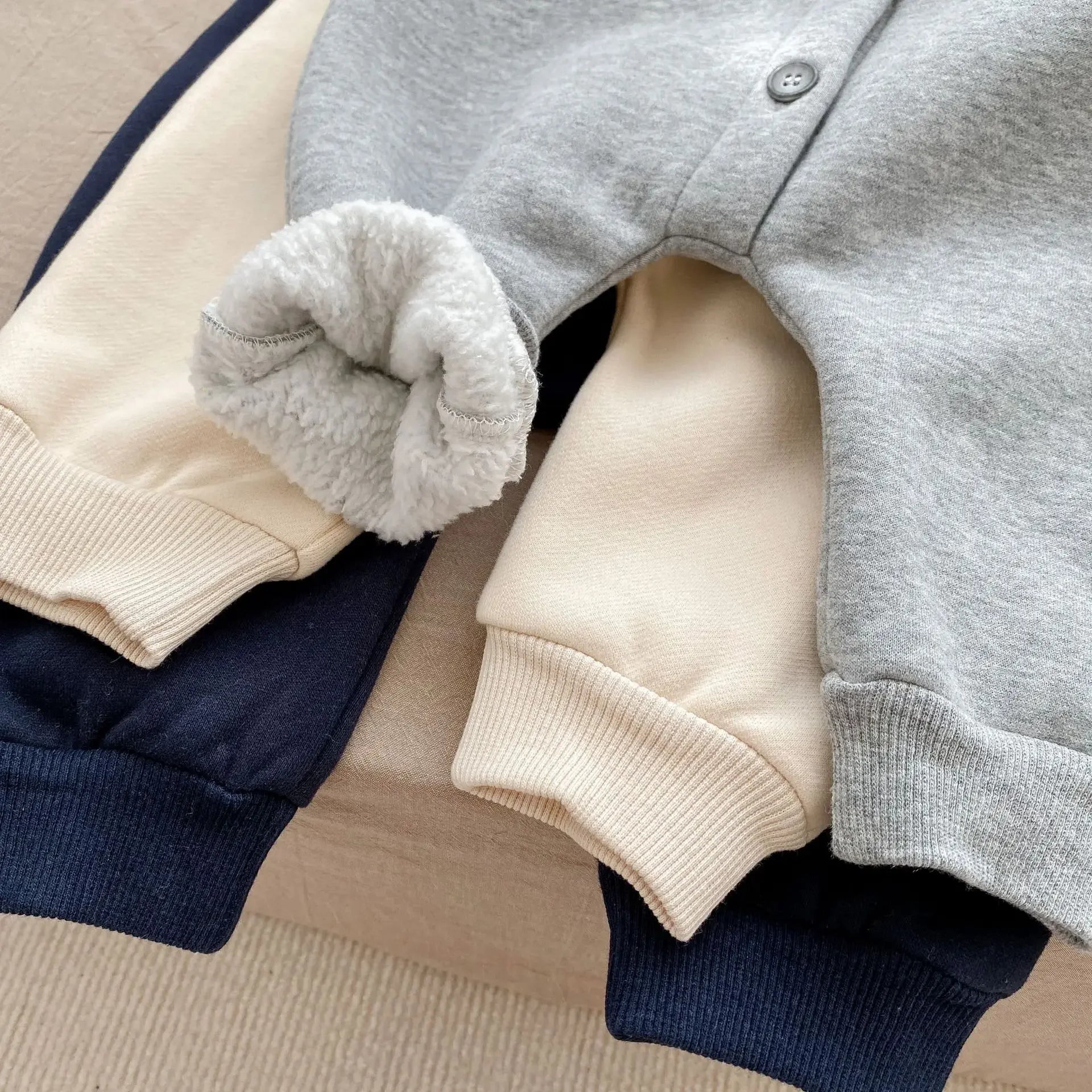 Newborn Clothes Thickened Autumn Winter Baby Solid Color Jumpsuots Newborn Boys Girls Clothes with Plush Baby Long Sleeve Romper