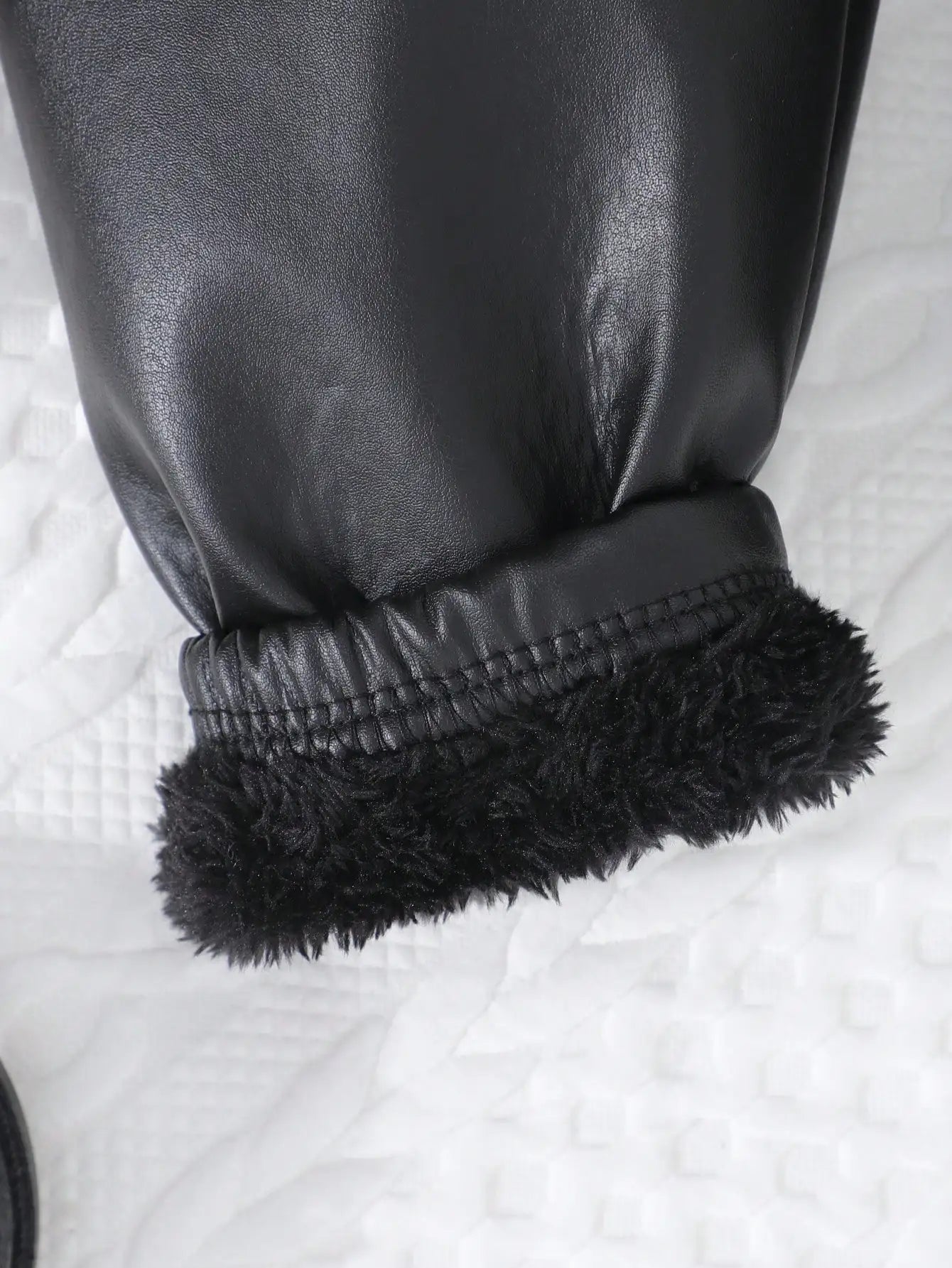 A 3-Piece Set Of Warm Plush Patchwork Hoodie Black Casual Leather Pants And Plush Hat For Baby Girls In Autumn And Winter