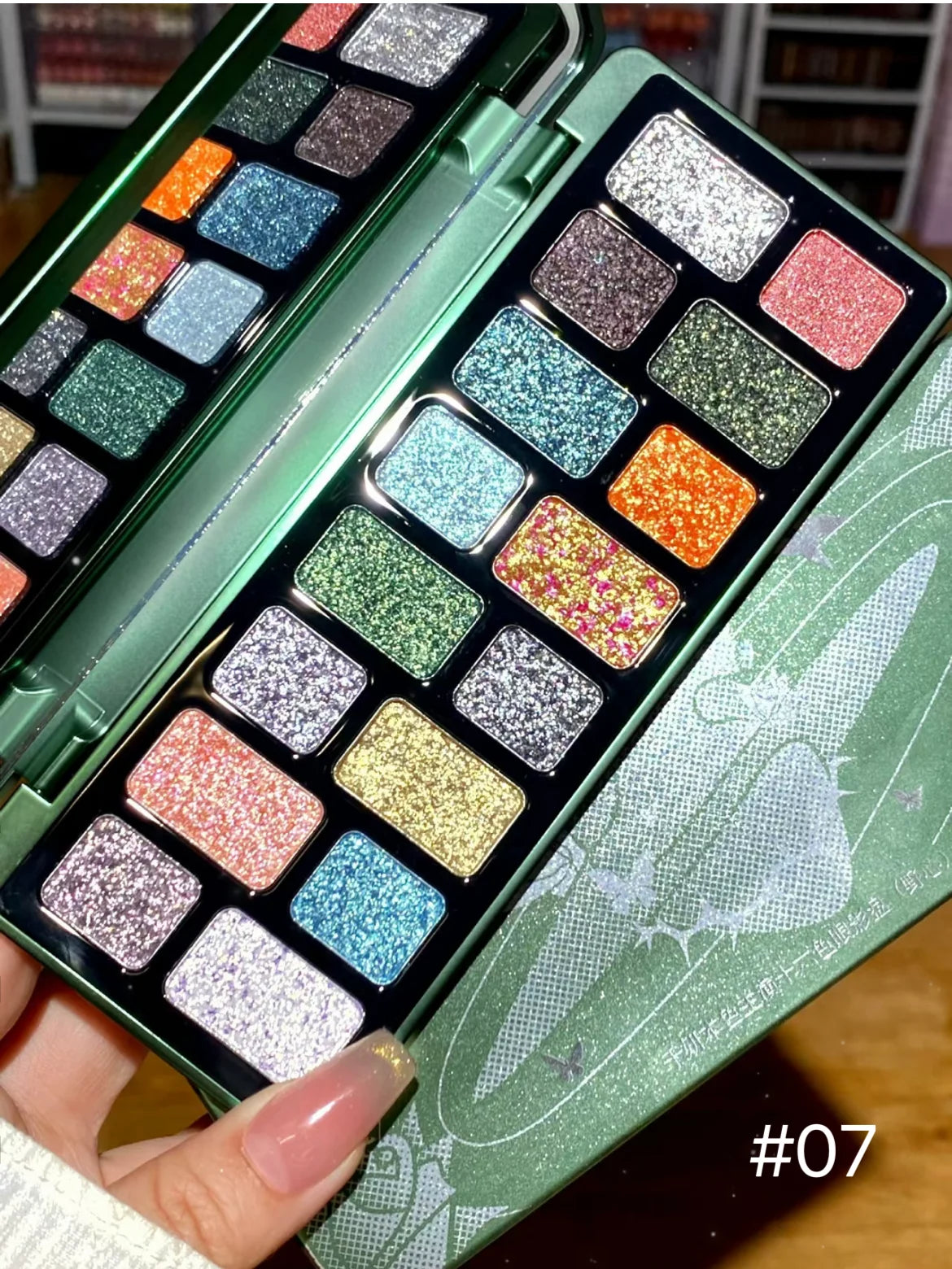 Qianyan Cheeryep 16 Color Eyeshadow Palette Glitter Chameleon Matte Pearlescent Flash Plate Cowherd Sequins