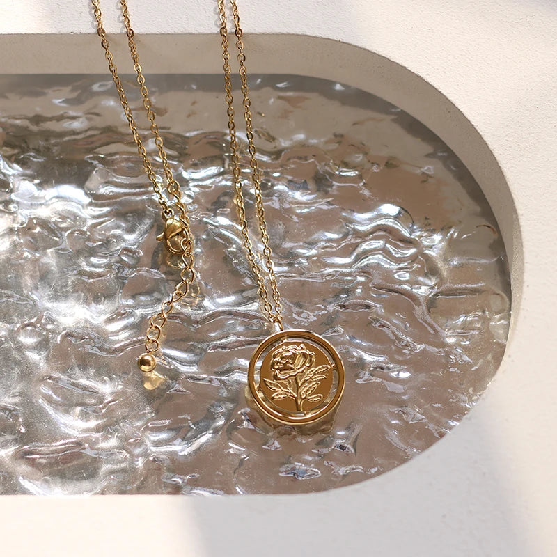 French Flowers Hollow Rose Pendant Necklace Women Stainless Steel Plated 18k Sweet Romantic Engagement Gift Jewelry