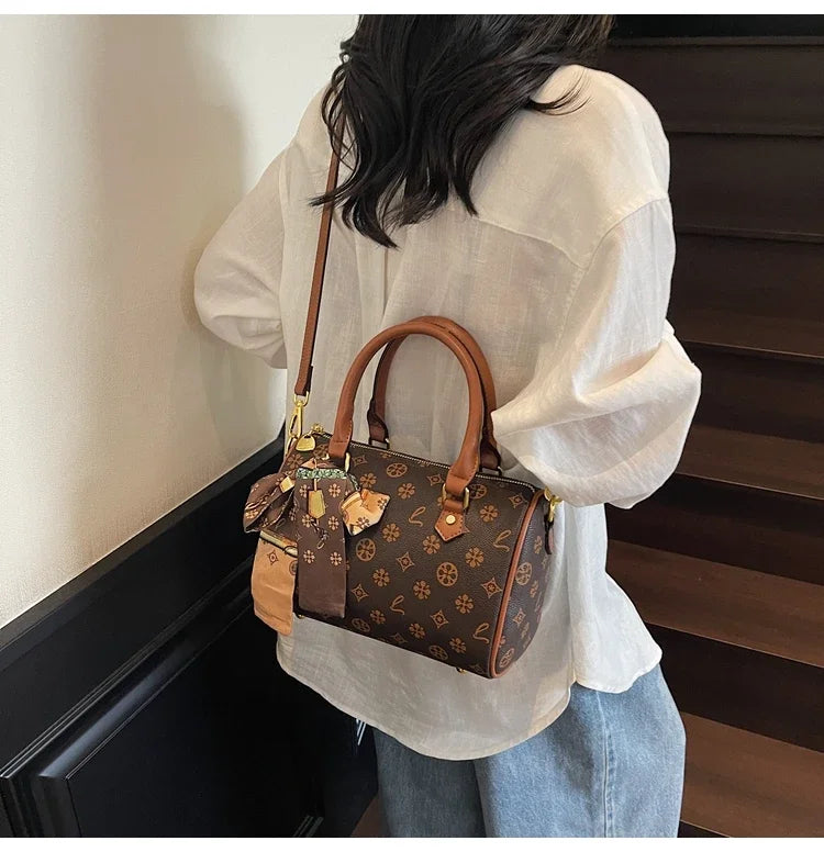 Stylish Simple Solid Color Crossbody Bag For Women With High-End Leather Design Trendy Letter Logo And Spacious Commuter