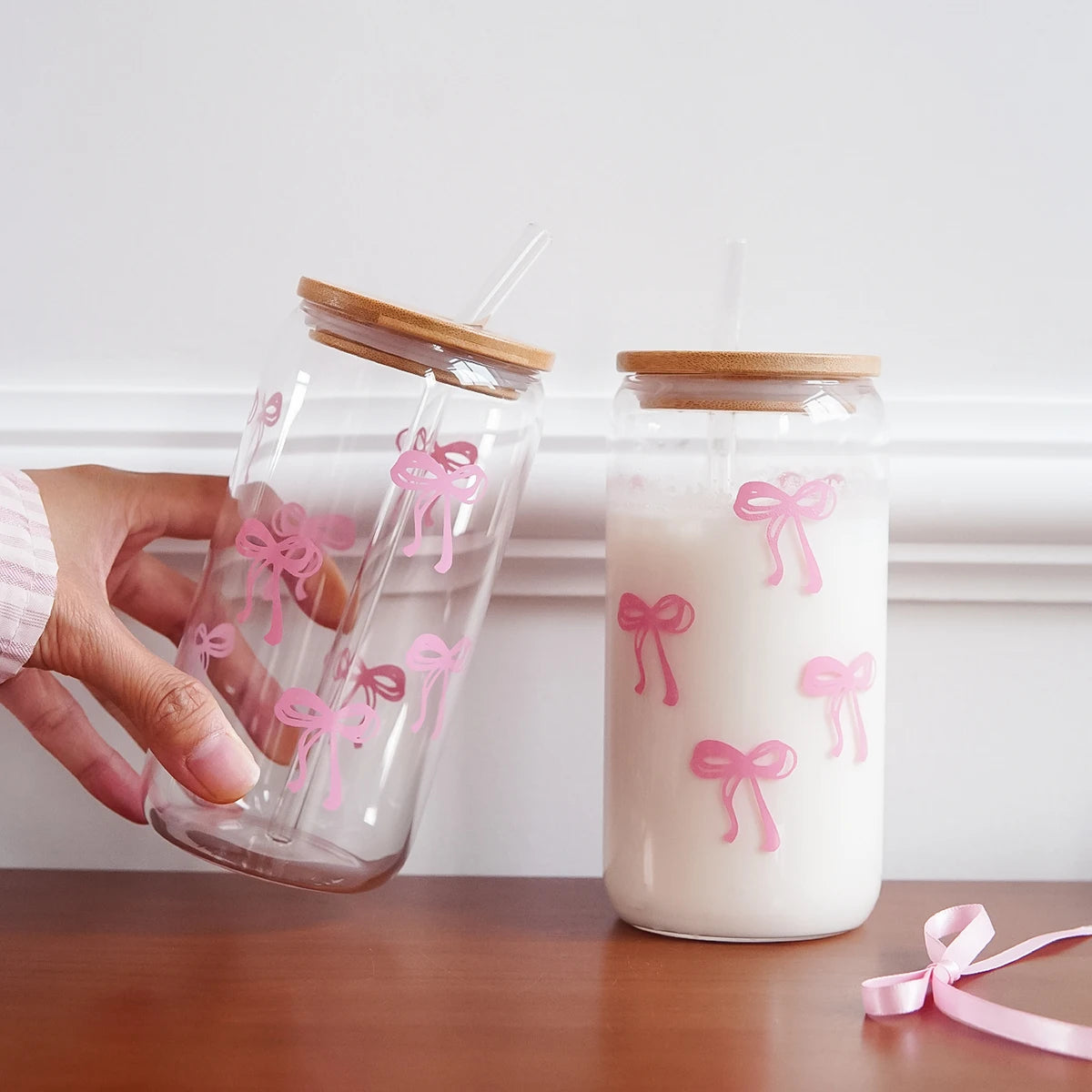 1/2/4/6Pcs Glass Bow Printed Glass Cup with Lid and Straw, Exquisite High-End Bow Glass Cup for Home Decoration, Family Daily Drinking Cup, Outdoor Picnic Cup, Party Cup, Breakfast Milk Cup, Gift Giving