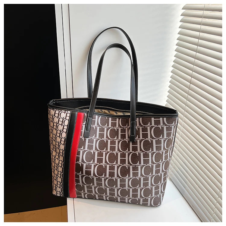 Elegant Women's Messenger Bag with Fine Leather Classic Paris Modern Commuter Daily Design