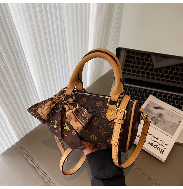 Stylish Simple Solid Color Crossbody Bag For Women With High-End Leather Design Trendy Letter Logo And Spacious Commuter