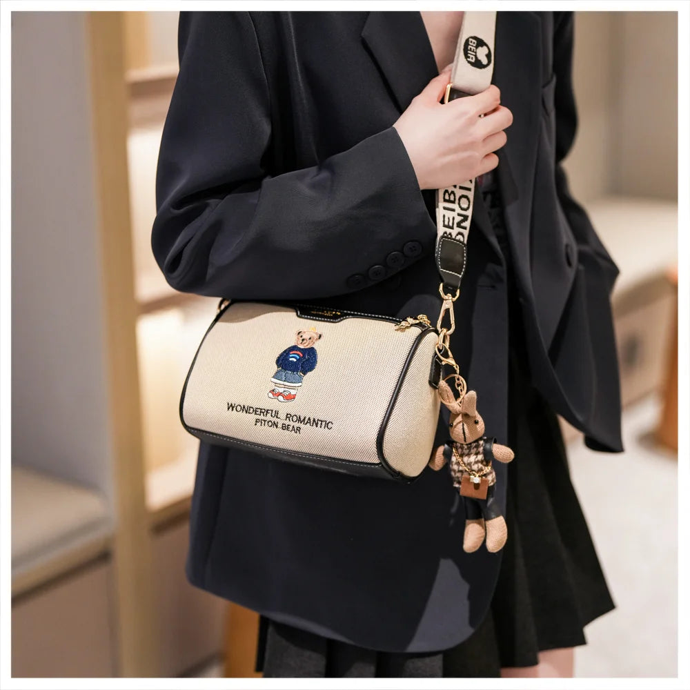 Designer style bag 2025 new model versatile embroidery new cartoon style fashionable little bear crossbody bag casual pillow bag