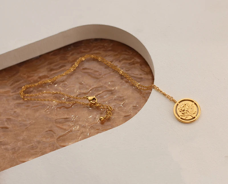 French Flowers Hollow Rose Pendant Necklace Women Stainless Steel Plated 18k Sweet Romantic Engagement Gift Jewelry