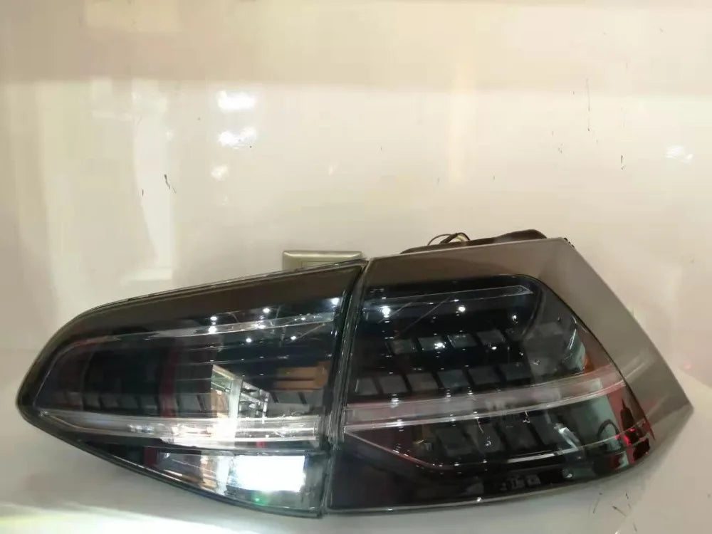 Pair Of Car Tail Light Assembly For Volkswagen VW Golf 7 mk7 Golf 7.5 mk7.5 2013 2014 - 2020 LED Brake Flowing Water Flicker