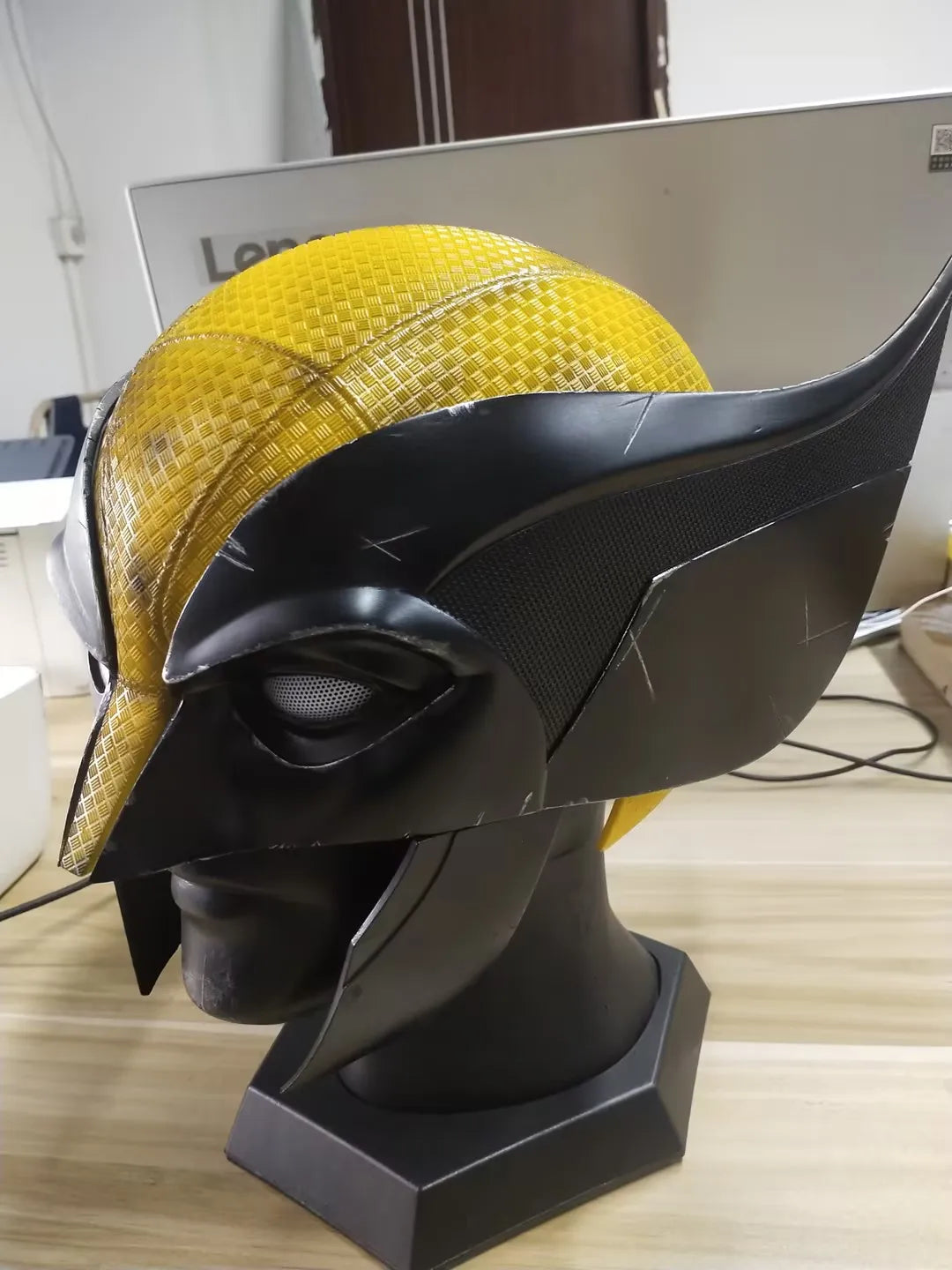 mar-vel Damaged Wolverine Mask with Magnatic Eyes 1:1 3D Resin Halloween Cosplay Mask Wolverine Helmet Cos masque for Gift