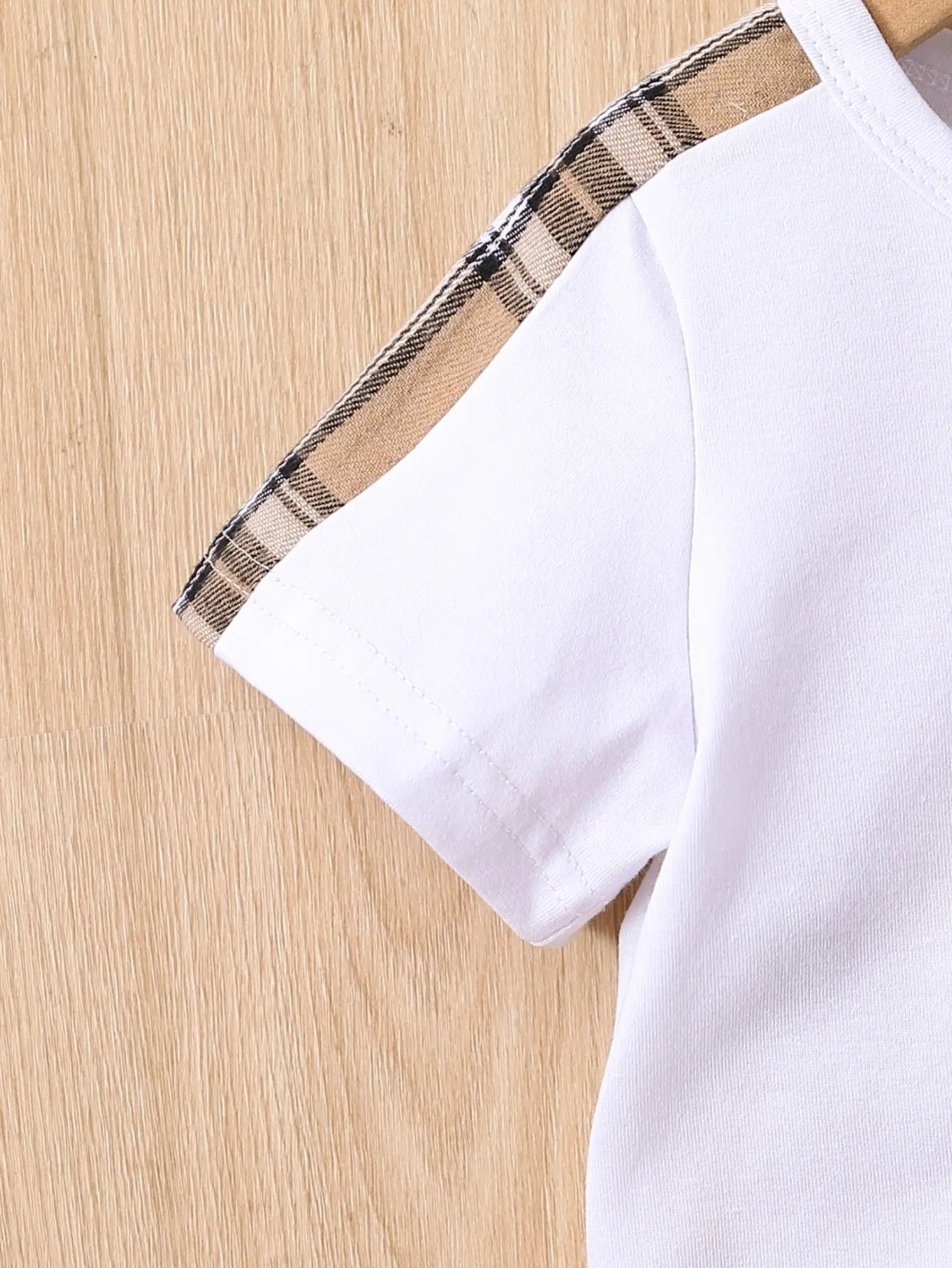 Summer's New Stylish Short-Sleeved Shirt And Casual Shorts For Boys A Fashionable Casual And Comfortable Sportswear Set