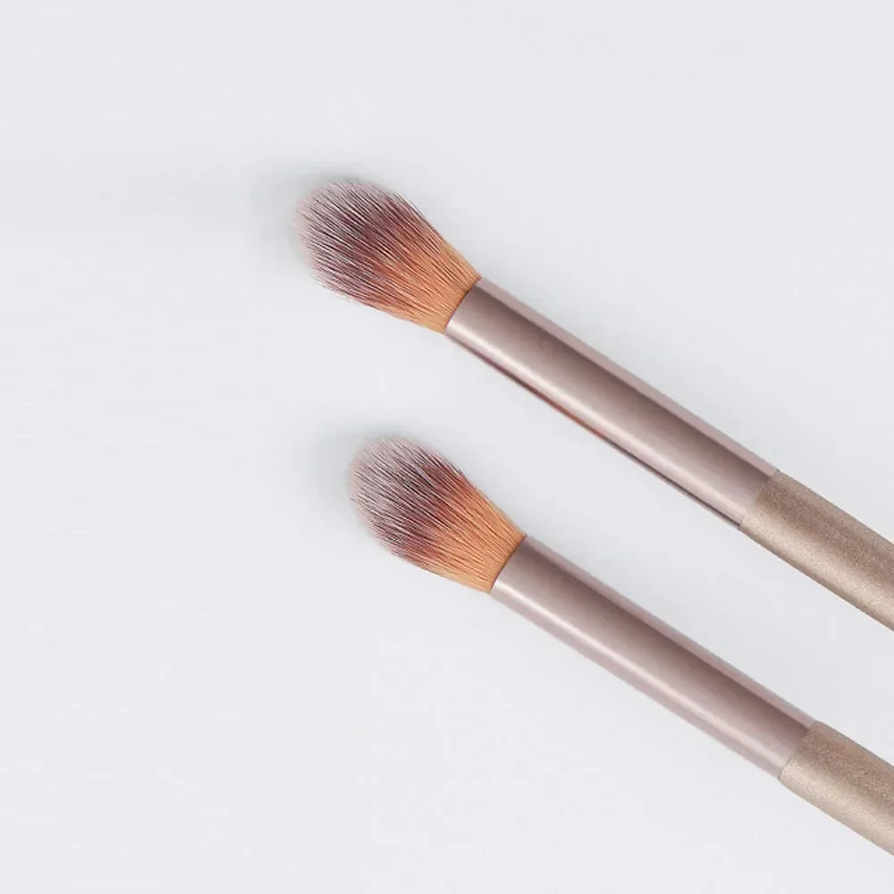 2 pièces de Pinceaux de maquillage Brosse de mise en évidence d’ombres pour le nez professionnel