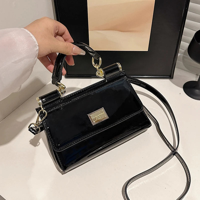 Luxury Brand Women Messenger Bag Made of Leather, Chic Shoulder Bag for Ladies, Popular Classic Elegant Handbags