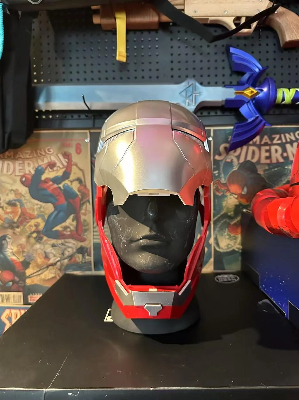 Marvel Iron Man Merchandise Helmet Mk5 Wearable Collectible Toy With Light Emitting And Manual Opening/Closing Feature Boys Gift