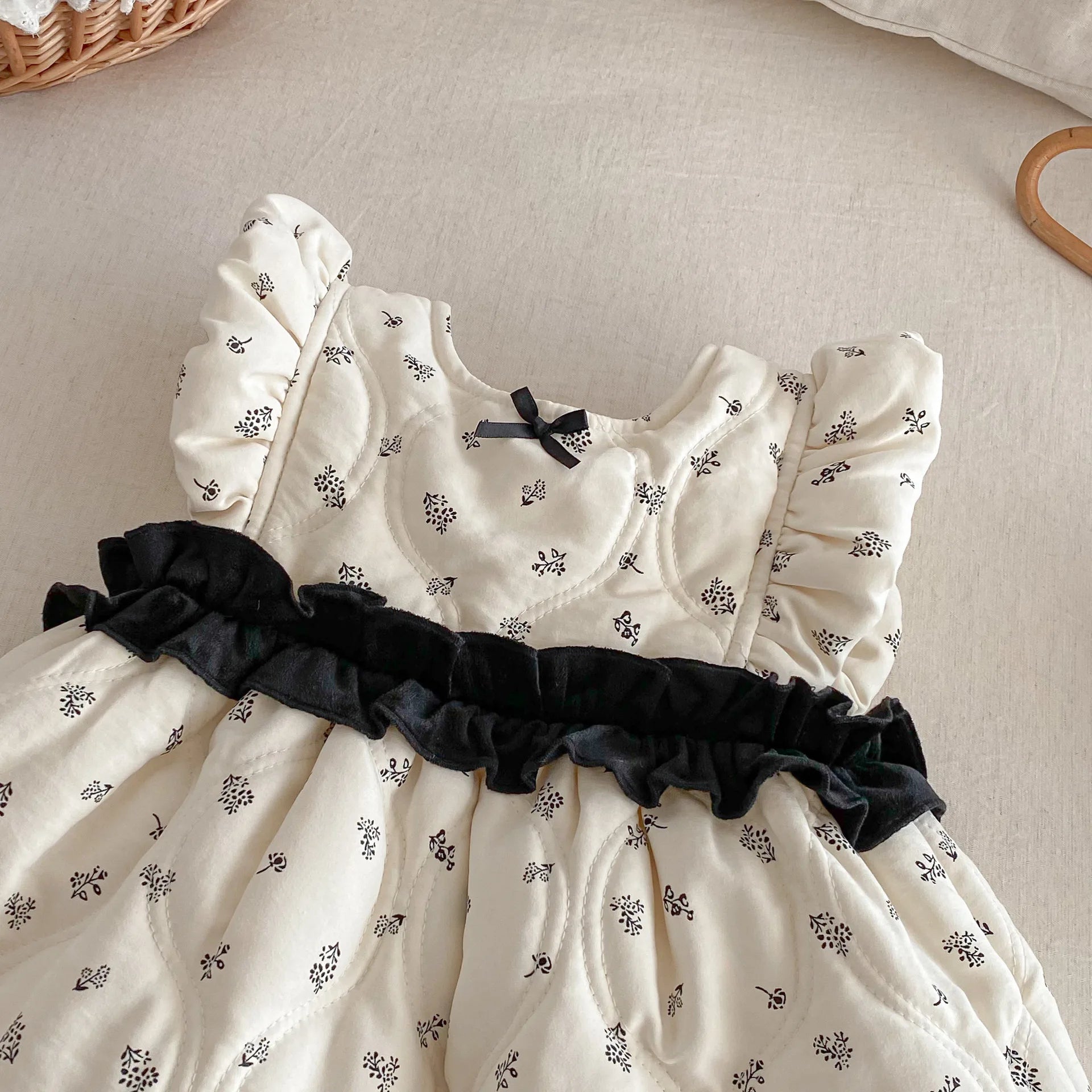 7023 Korean Baby Girl's Sleeveless Skirt 2025 Winter New Floral Baby Girl's Princess Dress Or Bottoming Sweater