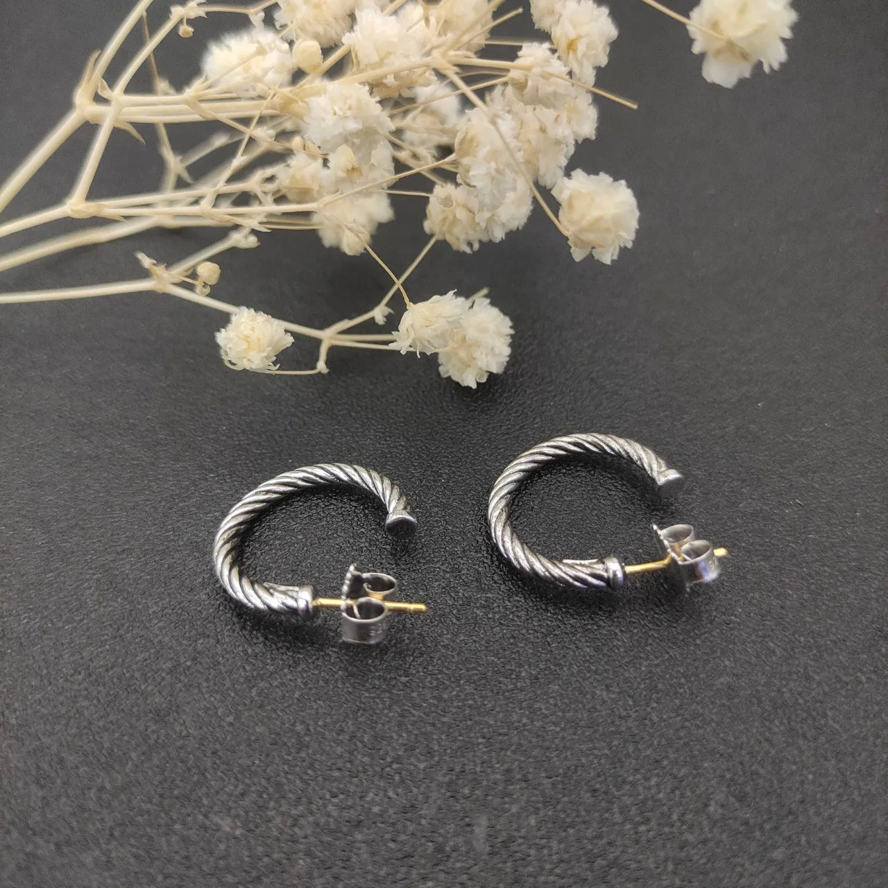 S925 sterling silver new single twisted silver small earrings neutral fashion personality simple trend retro luxury jewelry gift