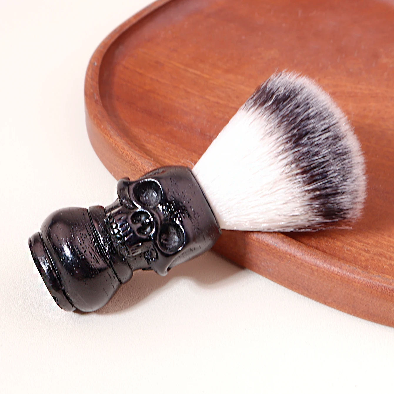 Skull head men's shaving brush 1/4pcs, suitable for giving men's gifts, hair salons, beard shaving，Special for real hair wigs