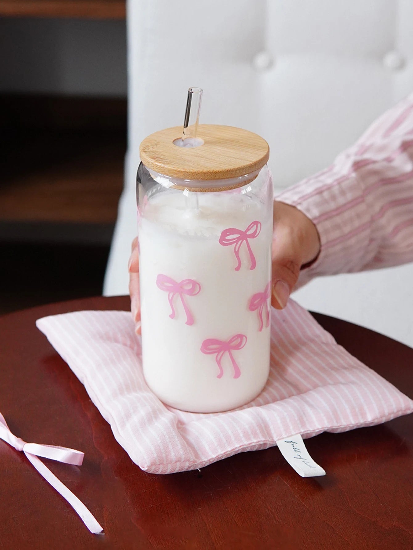 1/2/4/6Pcs Glass Bow Printed Glass Cup with Lid and Straw, Exquisite High-End Bow Glass Cup for Home Decoration, Family Daily Drinking Cup, Outdoor Picnic Cup, Party Cup, Breakfast Milk Cup, Gift Giving