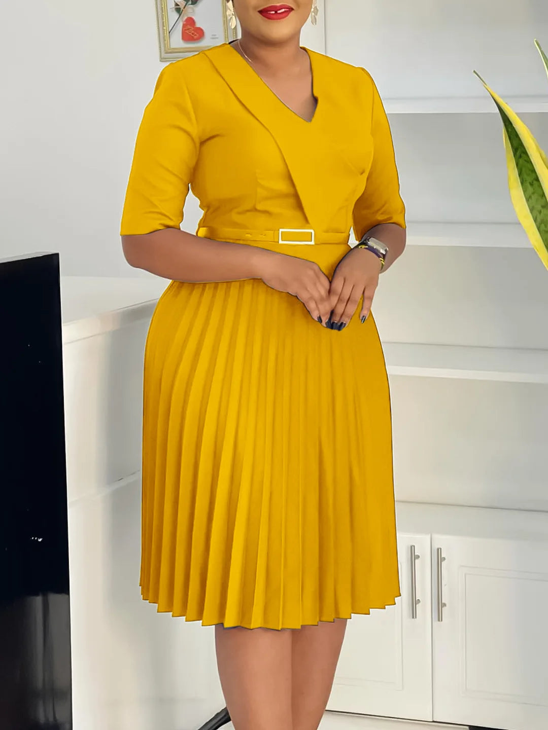 Women's plus Size Pleated Dress V-Neck Solid Color Summer 2025 Fashion Temperament New Design