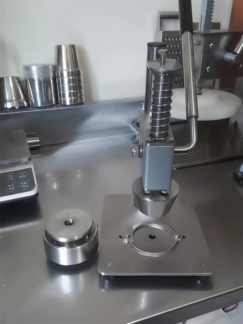 Stainless Steel Non-Stick Cupcake Mold Multiple Size Baking Mould Pastry Tool Commercial Manual Egg Tart Shape Machine