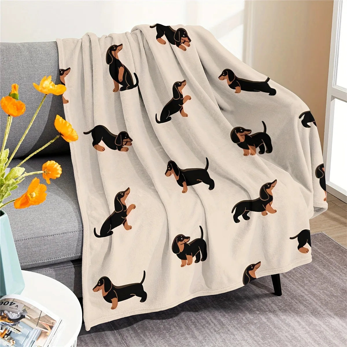 VIKAMA Cute Dachshund Blanket, Soft And Skin-Friendly Flannel Cartoon Printed Blanket, Sofa, Bedroom, Dormitory, Nap Blanket