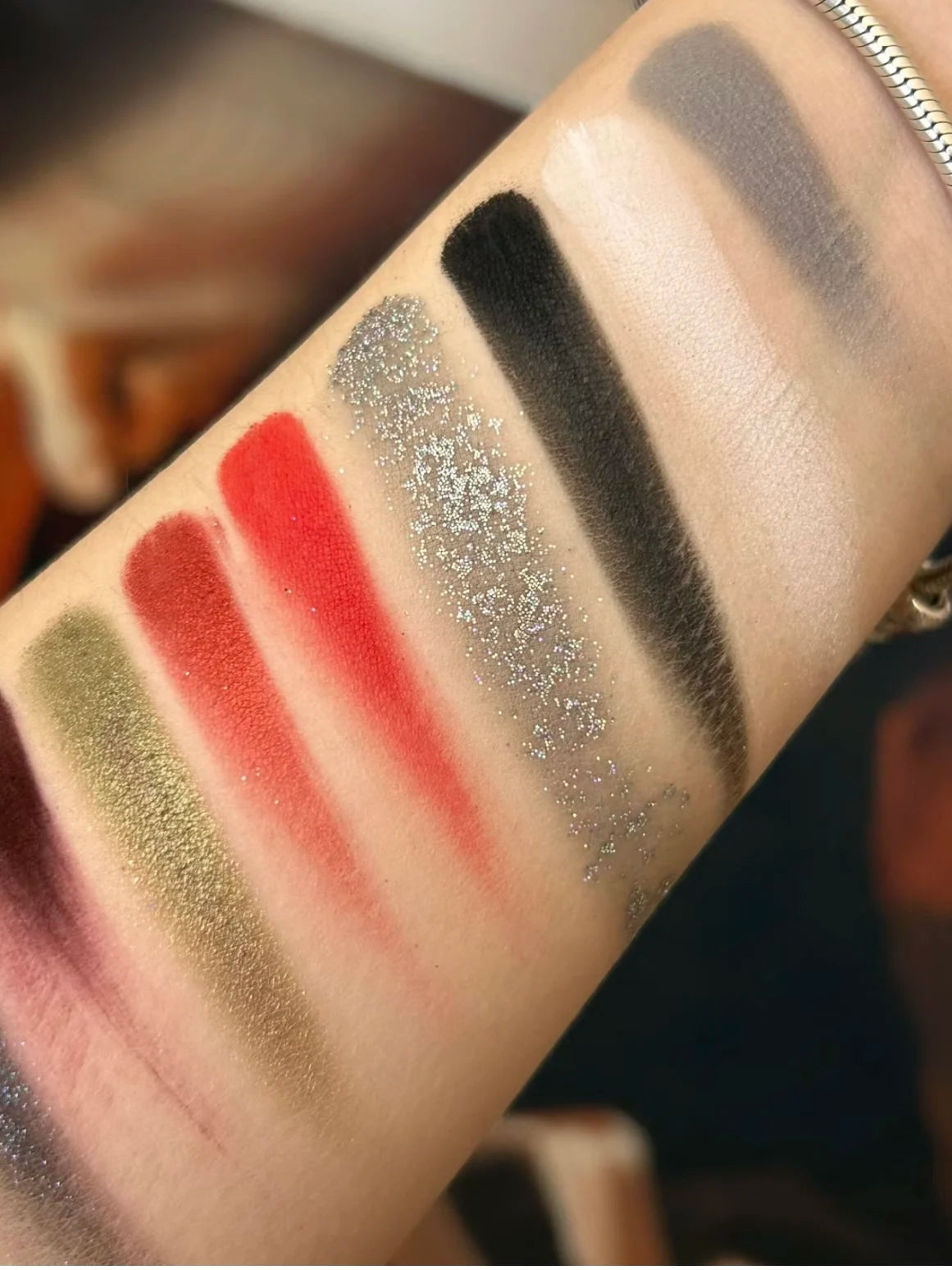 Qianyan Cheeryep 16 Color Eyeshadow Palette Glitter Chameleon Matte Pearlescent Flash Plate Cowherd Sequins