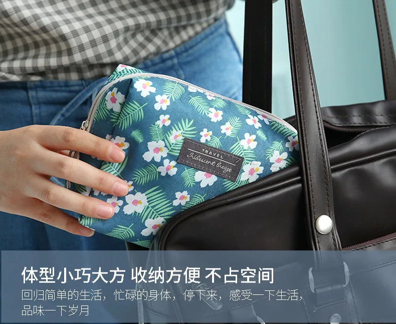 New Cosmetic Storage Bag Cute Mini Portable Carry-on Girls Toiletry Storage Bag Travel Beauty Organizer Flower Purse Makeup Bags