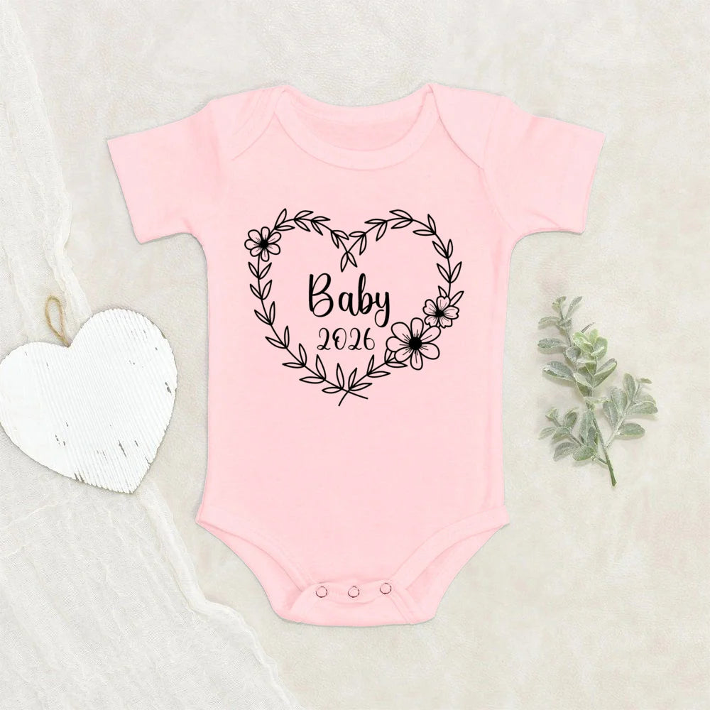 Baby 2026 Pregnancy Announcement Clothes Newborn Baby Romper Funny Infant Short Sleeve Bodysuit Best Gift for Baby