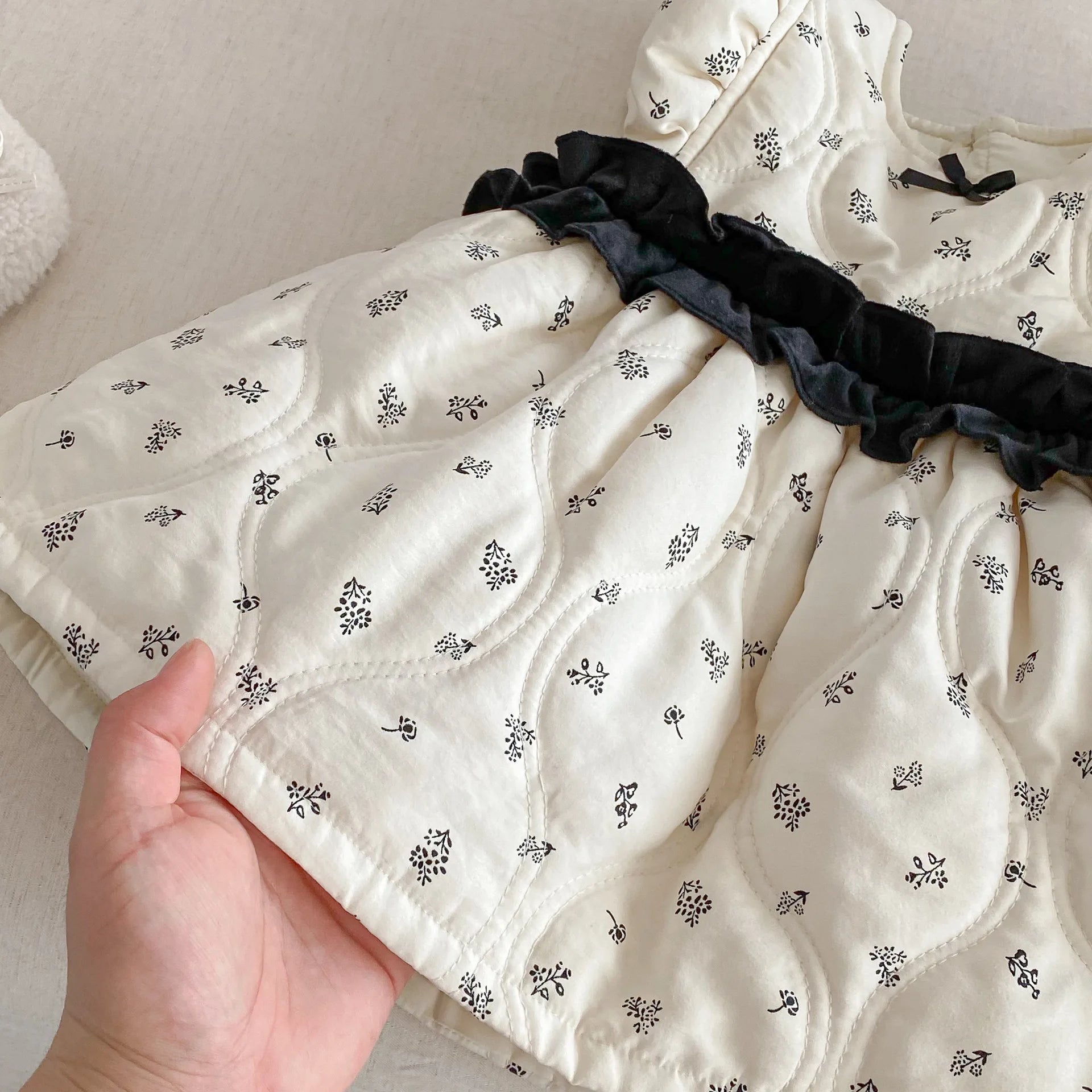 7023 Korean Baby Girl's Sleeveless Skirt 2025 Winter New Floral Baby Girl's Princess Dress Or Bottoming Sweater