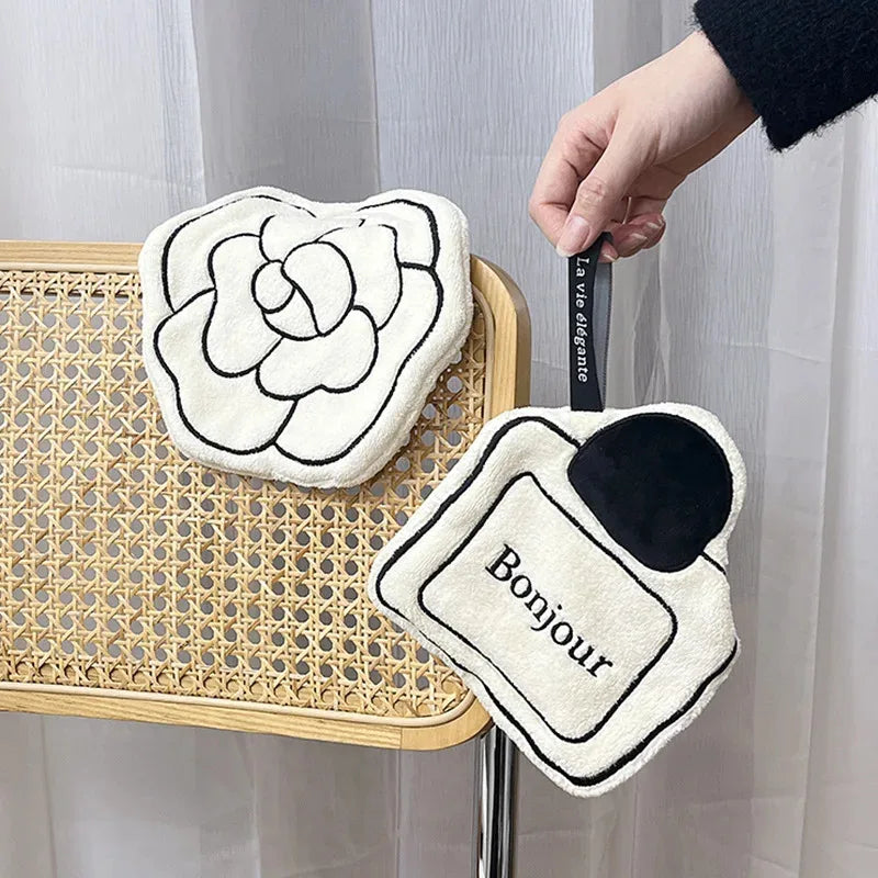 Rose-Shaped Hanging Hand Towel – Decorative Kitchen & Bathroom Washcloth