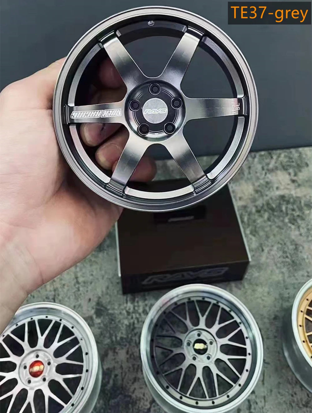 1/5 Car Model Metal Forged Assemble Refitting Wheel Hub  Creative Desktop Display  Personalized  Modification Toys Gift